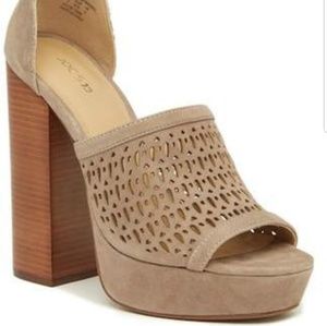 NEW** Joe's Perforated tan wooden platforms 10